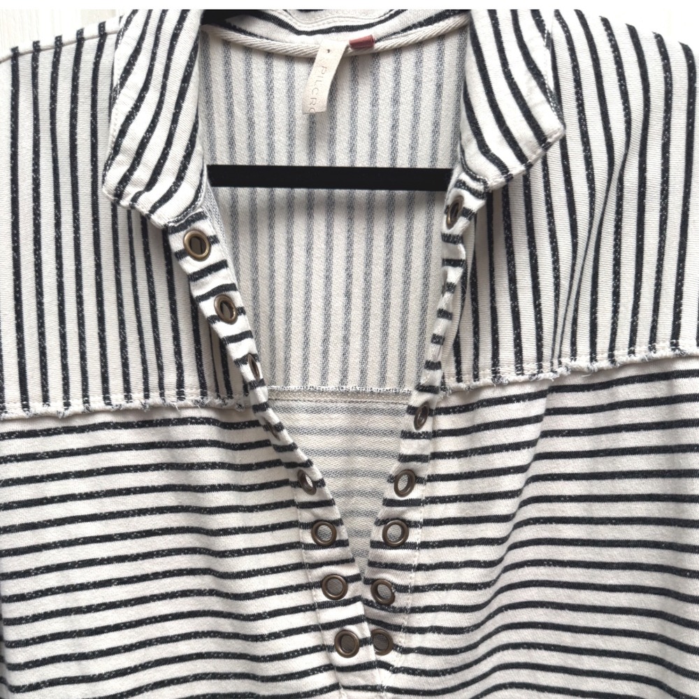 Pilcro Anthropologie Henley Striped Small Black Cream Pullover Casual Top - Picture 3 of 8